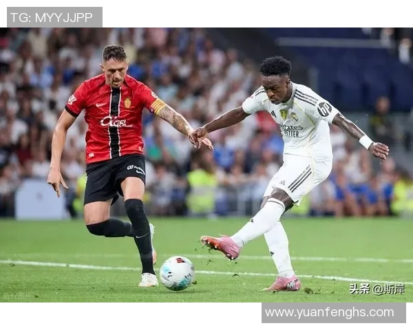 英超激战曼联逆转皇马争议判罚引发全场热议