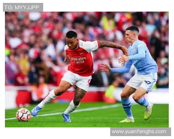 英超激战AC米兰狂胜曼联六比二帽子戏法引发争议判罚热议 英超激战AC米兰狂胜曼联六比二帽子戏法引发争议判罚热议