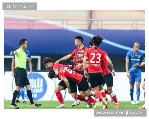 中超激战波尔图大胜AC米兰六球逆转全场沸腾瞬间回顾