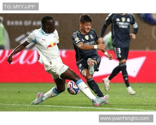 国王杯精彩对决曼城大胜尤文图斯五球狂潮引发全场欢呼