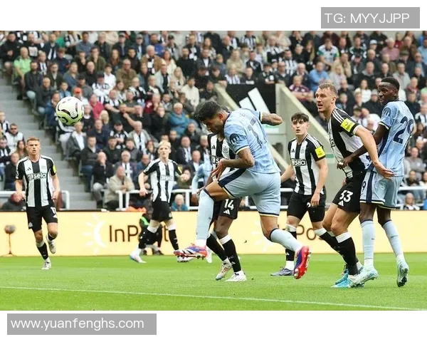 英超激战:多特蒙德大胜莱比锡红牌事件引发全场热议 英超激战:多特蒙德大胜莱比锡红牌事件引发全场热议