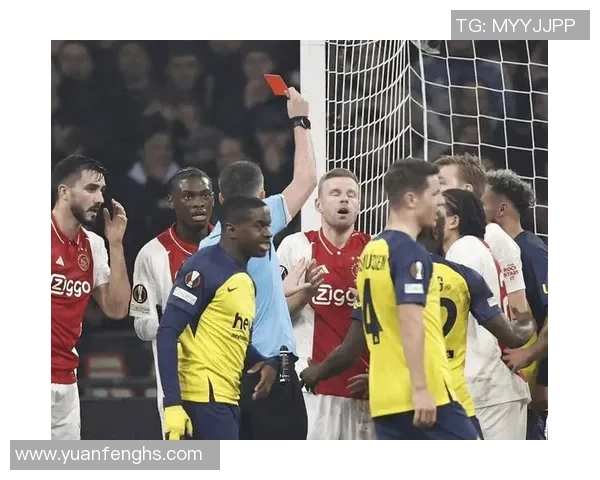 欧联杯精彩对决:里昂与拜仁激战成平局神扑引发争议判罚全场沸腾 欧联杯精彩对决:里昂与拜仁激战成平局神扑引发争议判罚全场沸腾